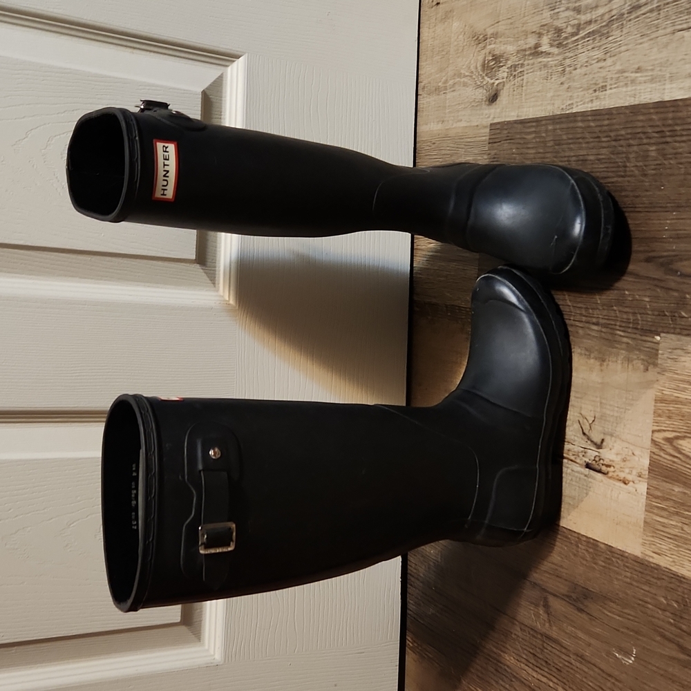 Tall hunter boots